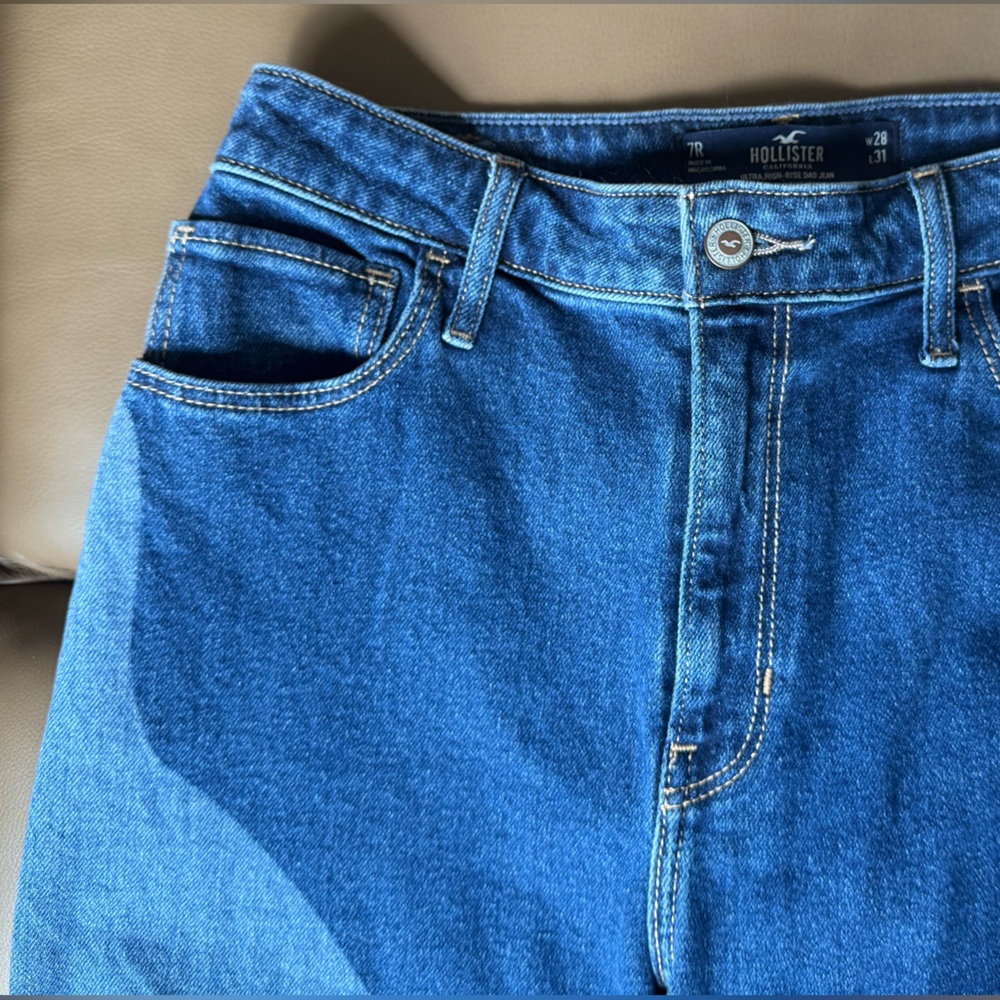 Hollister Ultra High Rise Dad Jean